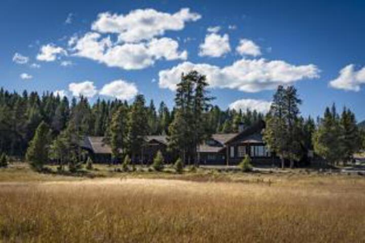 Lake lodge