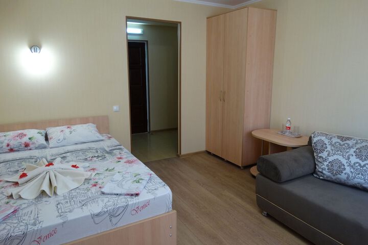 Room 4 of 26