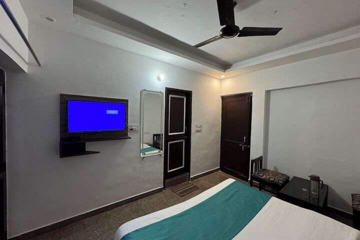 Room 6 of 72
