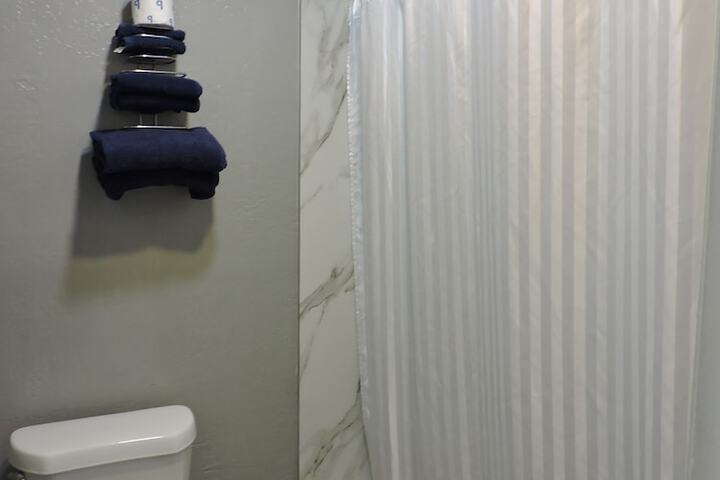 Room 25 of 32