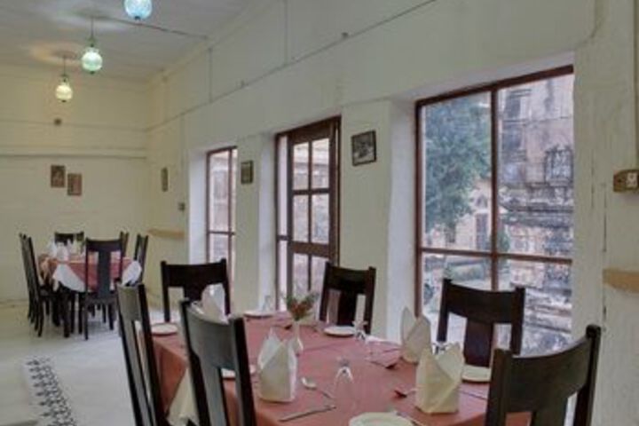 Dining 6 of 21