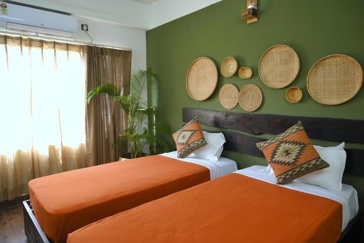 Room 4 of 19