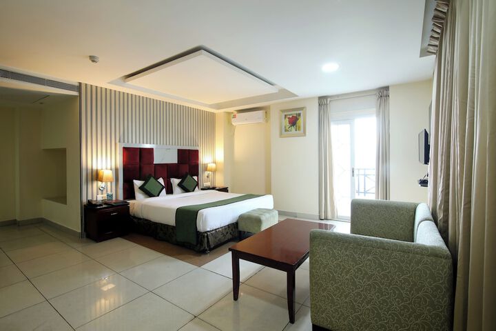 Room 25 of 83