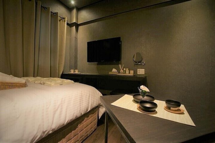 Room 12 of 14