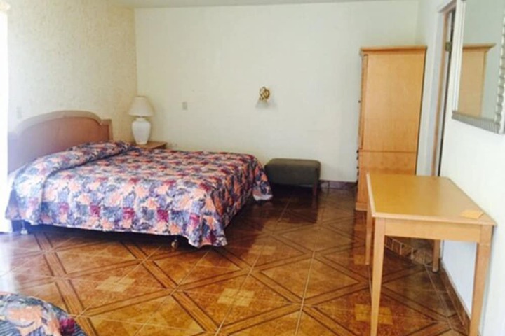 Room 8 of 30