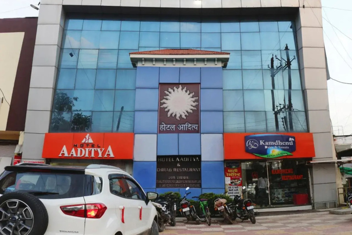 OYO 45599 Hotel Aaditya