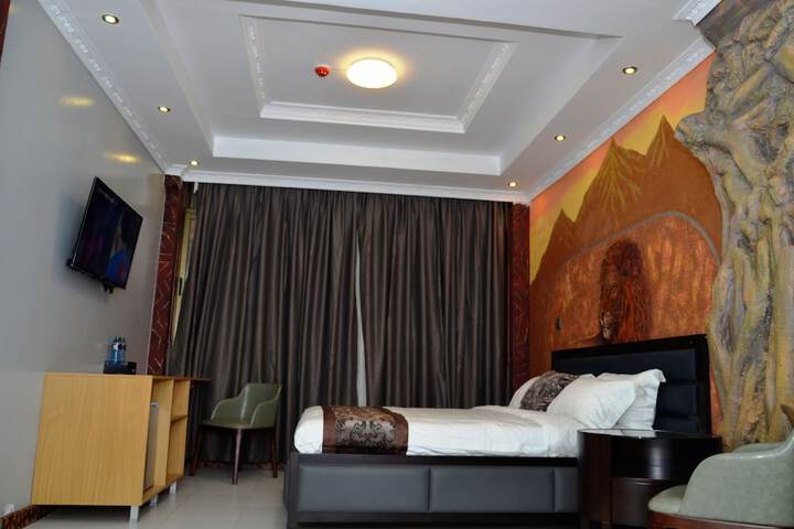 Room 5 of 30