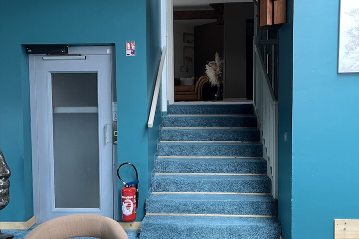 Room 21 of 27