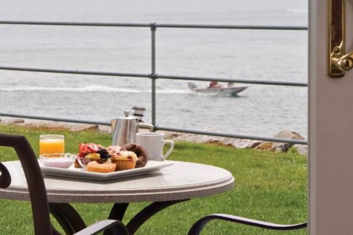 Breakfast/Coffee Service 54 of 79