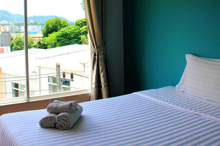 Room 52 of 112