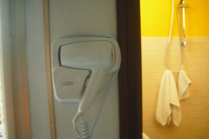 Room 22 of 46