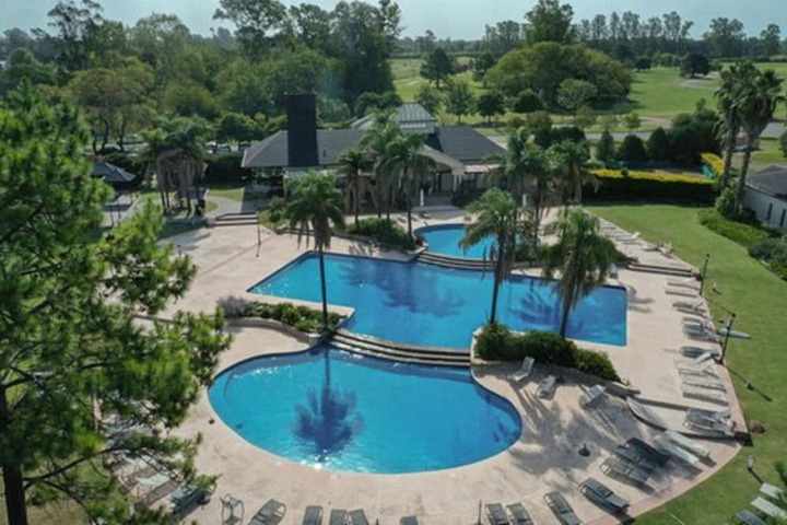 Pool 44 of 125