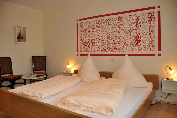 Room 4 of 13