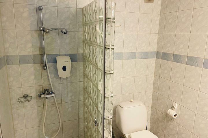 Room 54 of 106