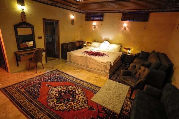 Room 12 of 66