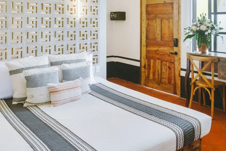 Room 3 of 12