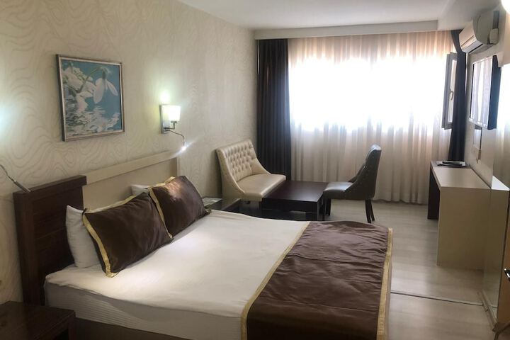 Room 11 of 49