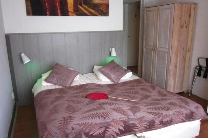 Room 7 of 57