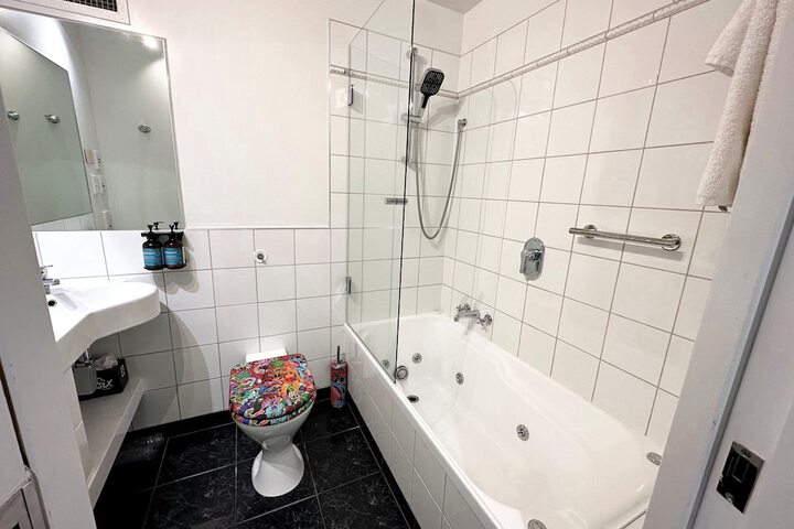 Room 78 of 115