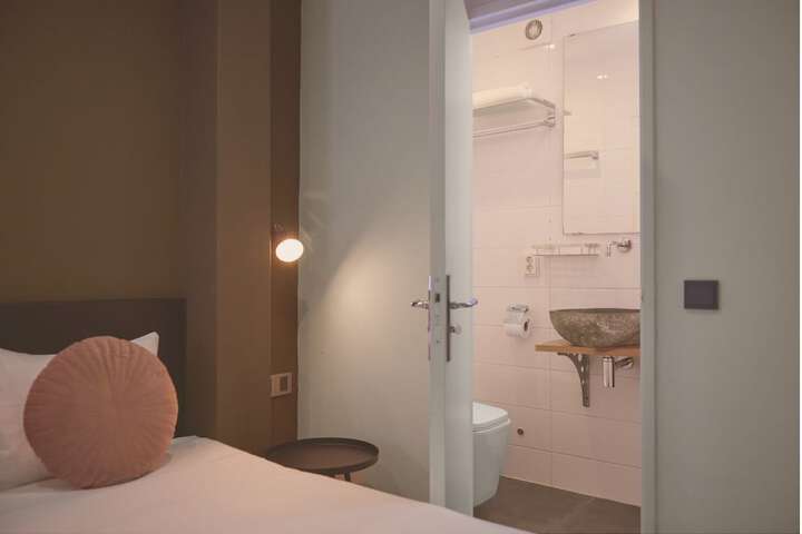 Room 38 of 110