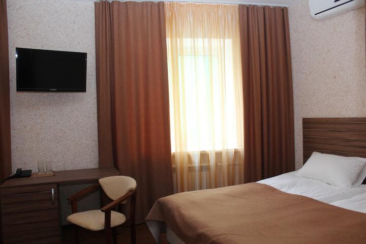 Room 16 of 40