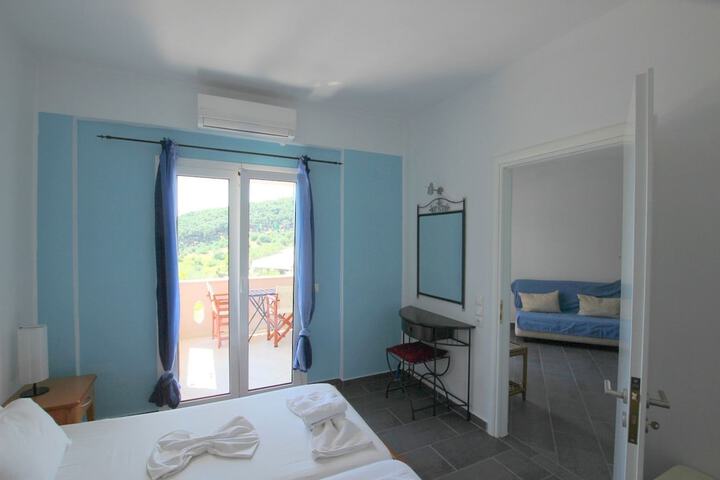 Room 2 of 60