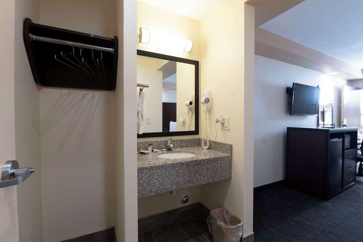 2 Double Beds (10 of 10)