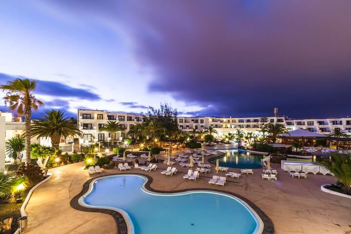Pools & Facilities