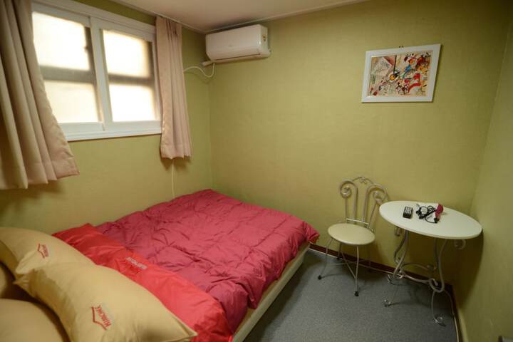 Room 13 of 53