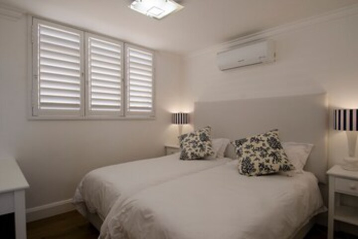 Room 10 of 25