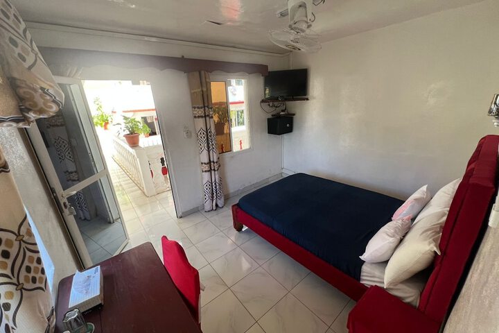 Room 10 of 27