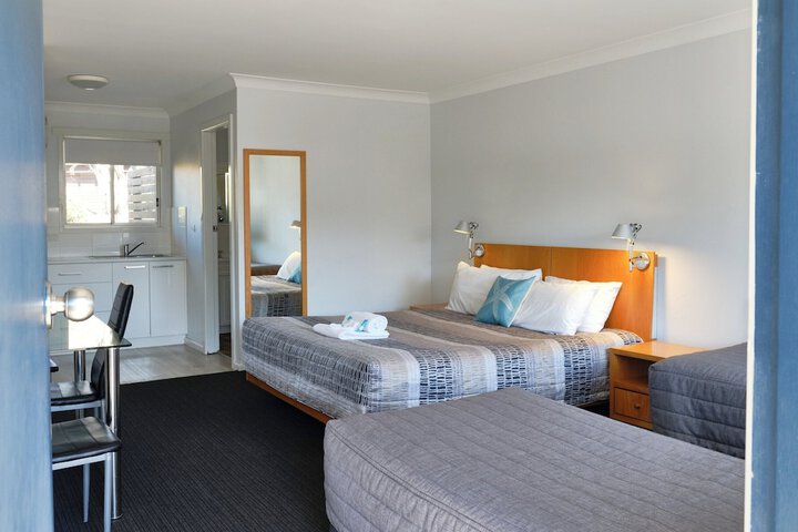 Room 2 of 31