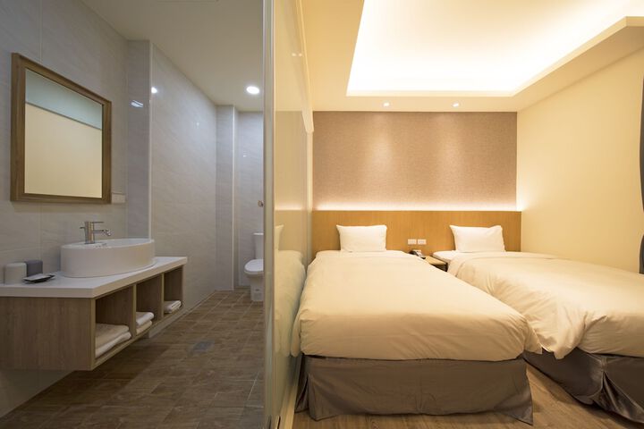 Room 14 of 20