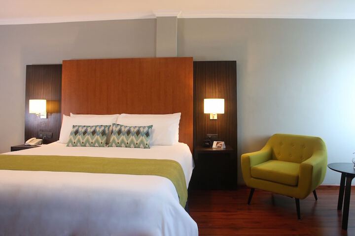 Room 19 of 152