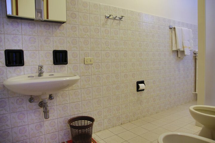 Room 19 of 48