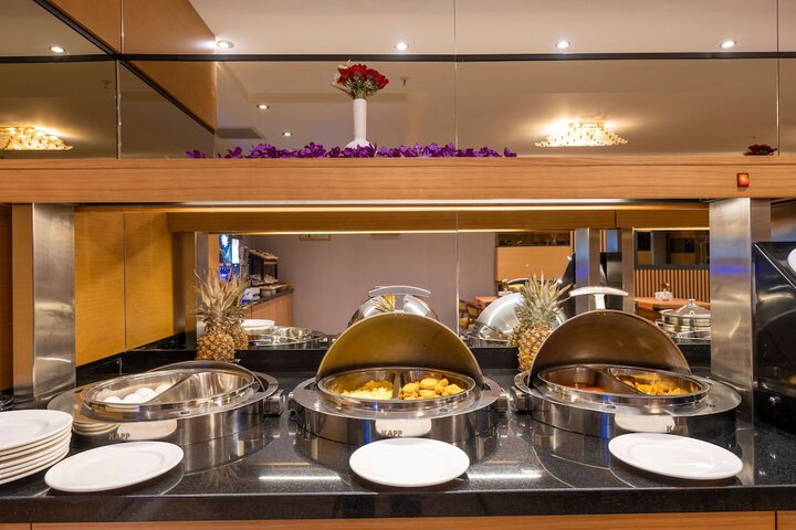 Dining 138 of 144