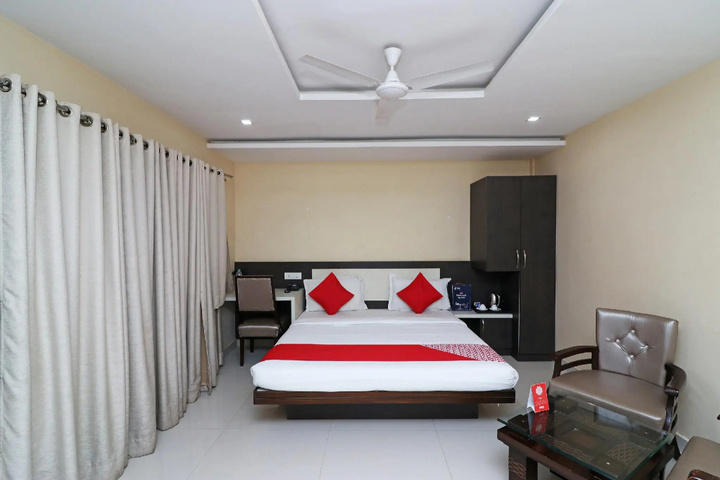 Room 3 of 20