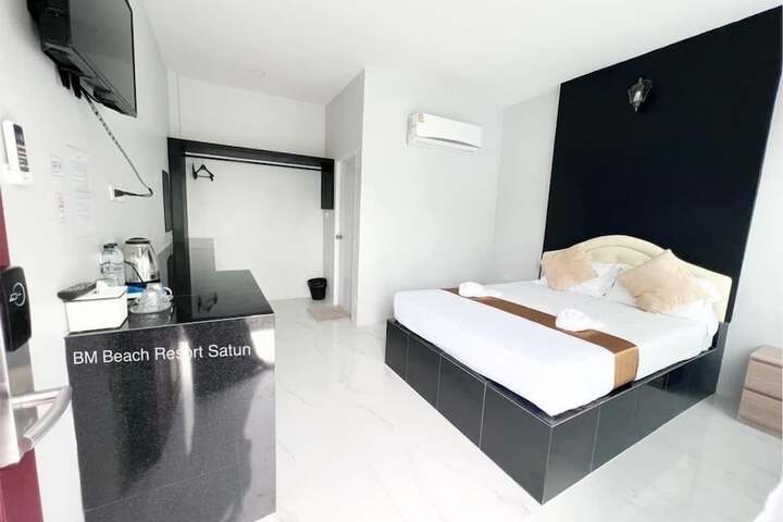 Room 4 of 26