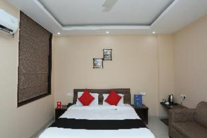 Room 10 of 23