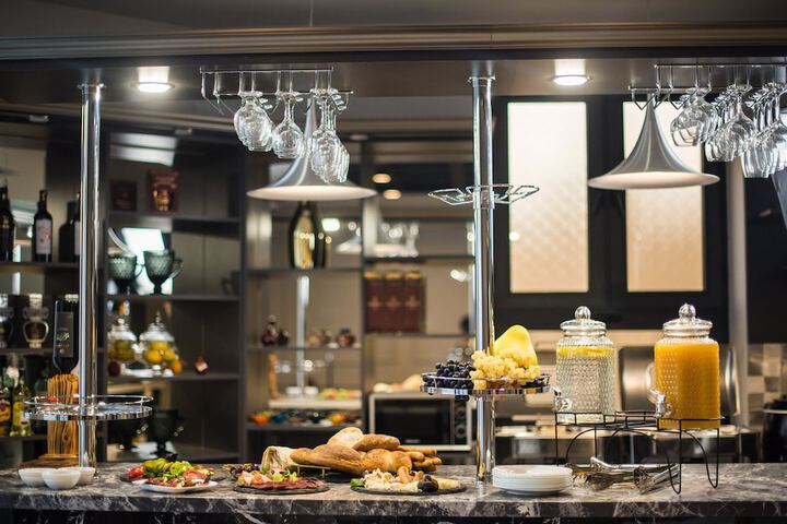 Breakfast/Coffee Service 38 of 47