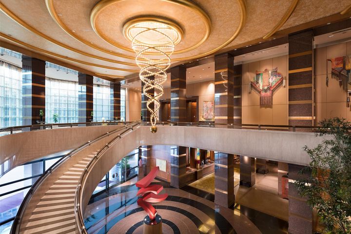 Entrance & Lobby