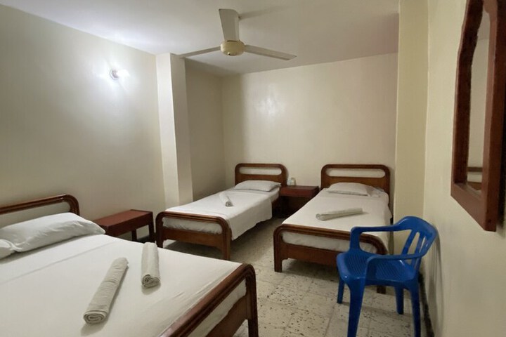 Room 9 of 31
