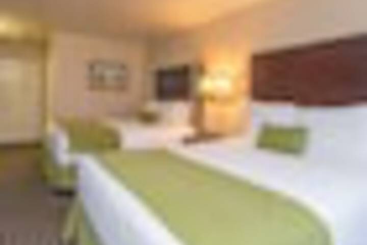 Room 35 of 114