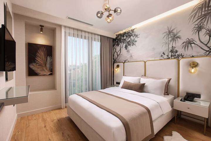 Room 4 of 33