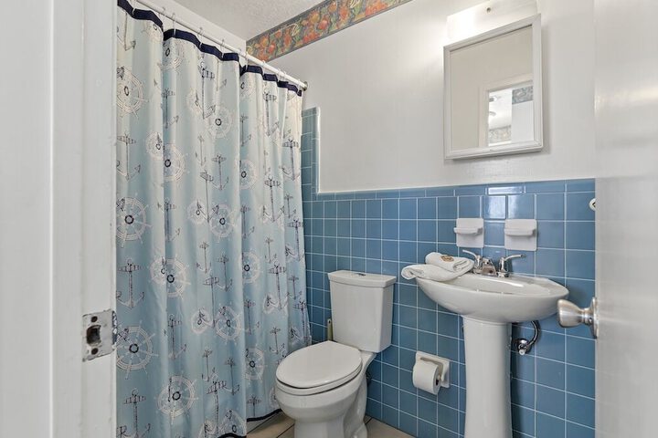 Room 15 of 25