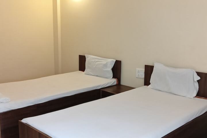 Room 16 of 37