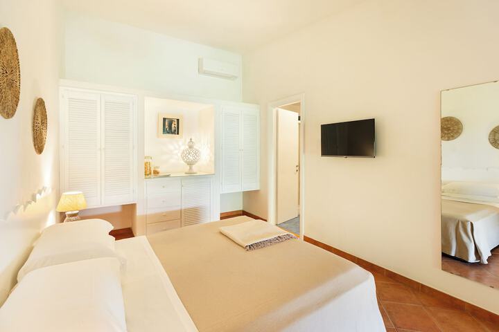Room 10 of 47