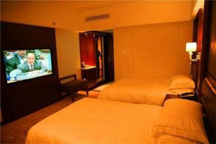 Room 6 of 20
