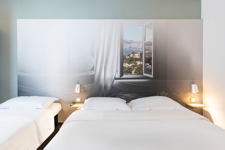 Room 10 of 41