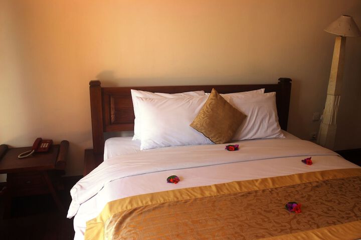 Room 5 of 82